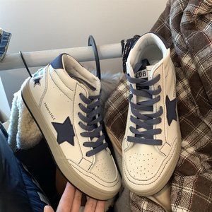 High top sports shoes